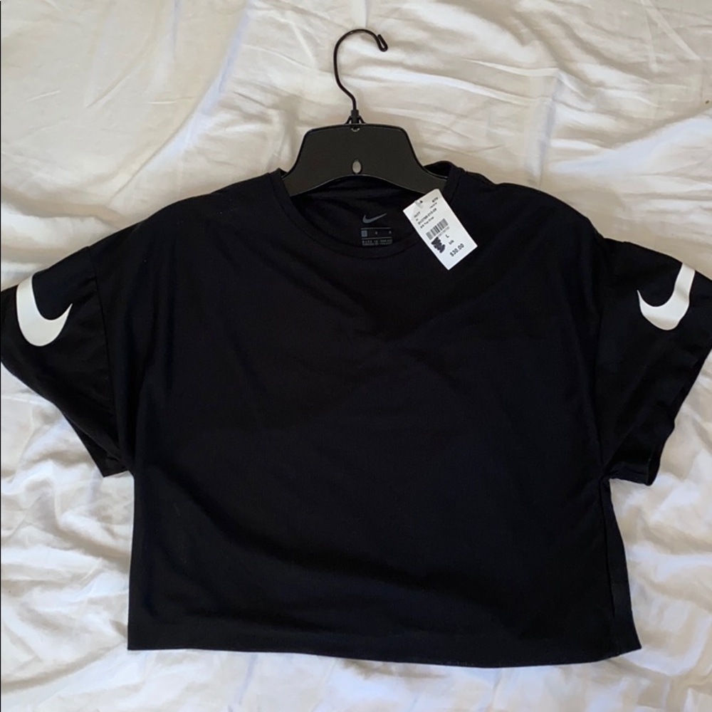 Nike Workout top NWT